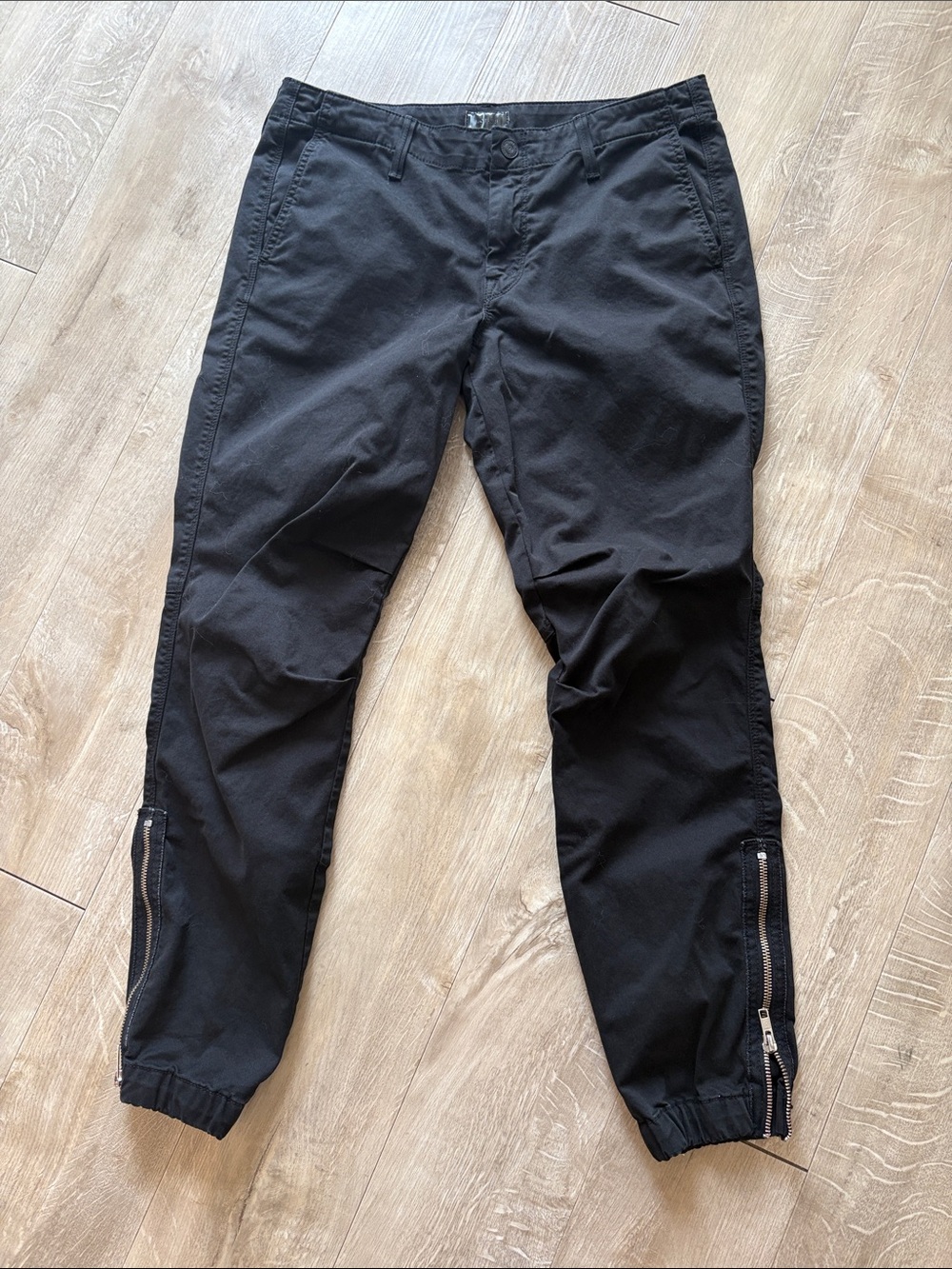 MOTHER Black Women’s Pants with Ankle Zippers Size 28
